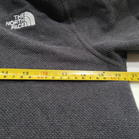 The North Face textured fleece men's pullover size M 1/4zip - Picture 4 of 7
